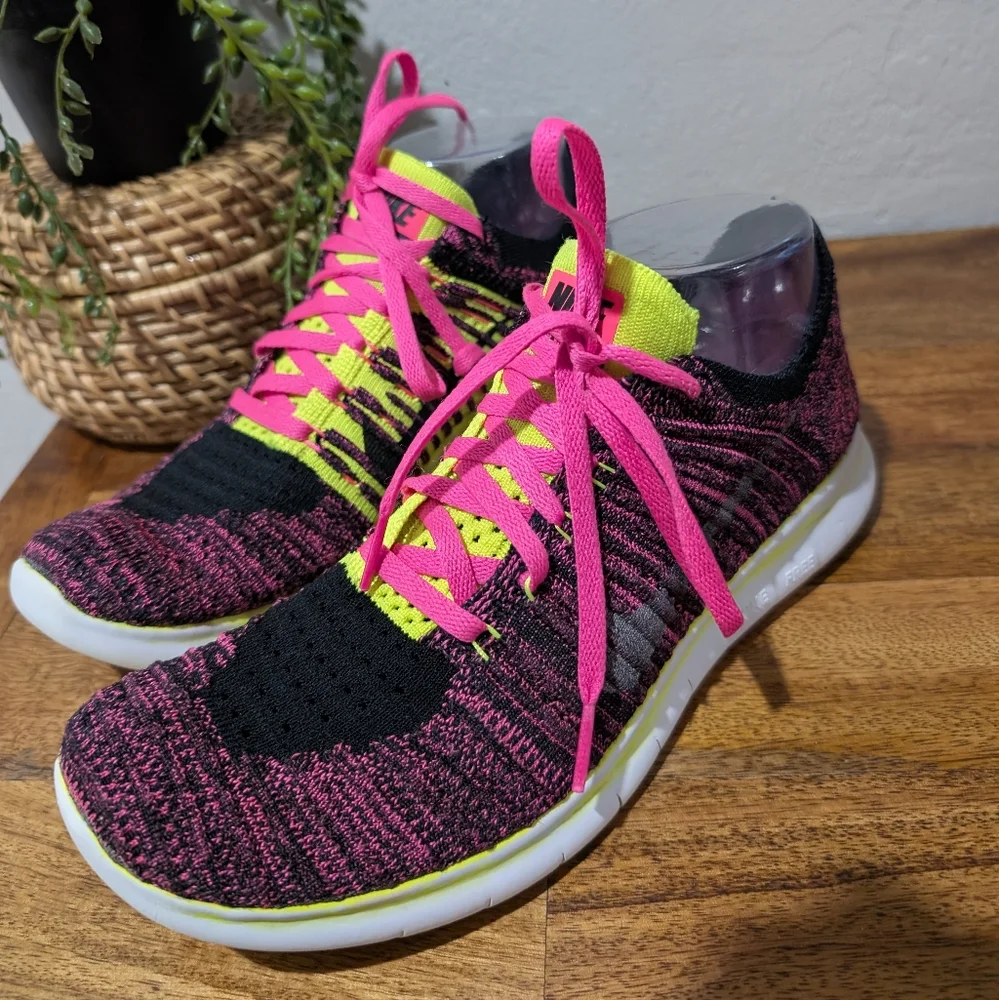 Nike Free RN Flyknit (GS Girl's‎ Size 6Y Running Shoes Pink Blast